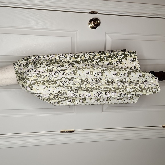 ANN Taylor Factory Green White Print Popover Top Size S - Picture 4 of 11